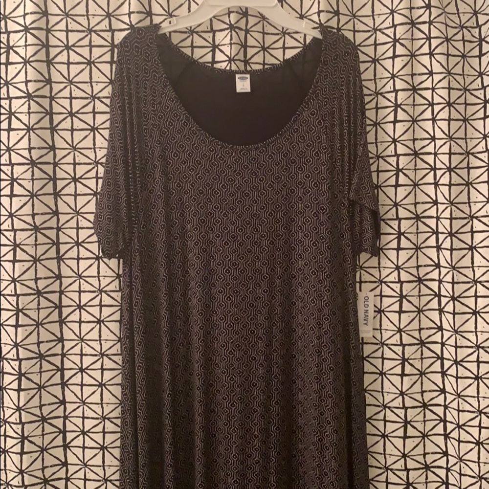 Black and white-patterned swing dress